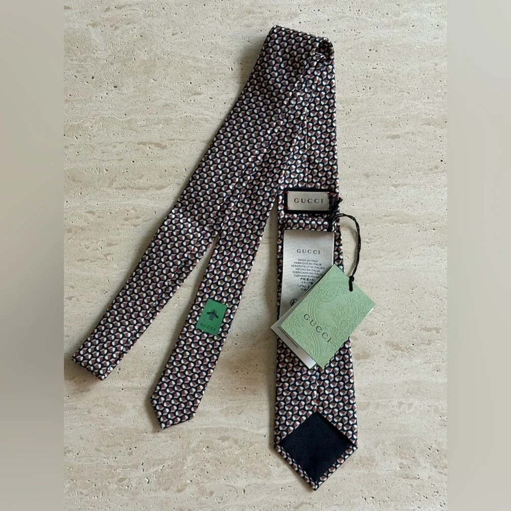 NWT GUCCI INTERLOCKING G BASEBALL HAT PRINT SILK TIE 💝🧢